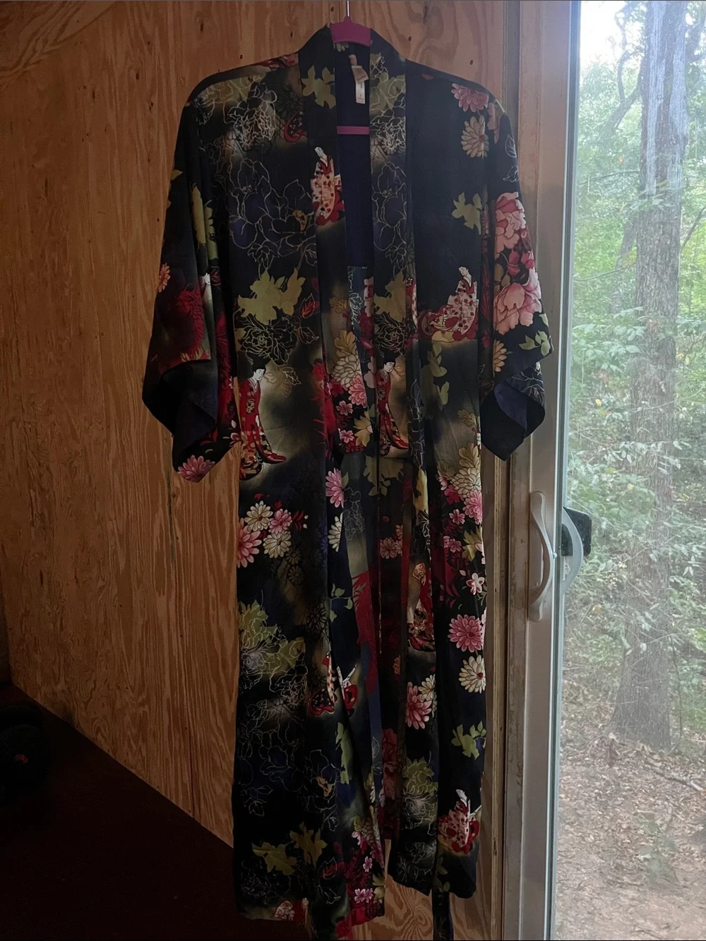 Elegant Floral Wrap Kimono Robe